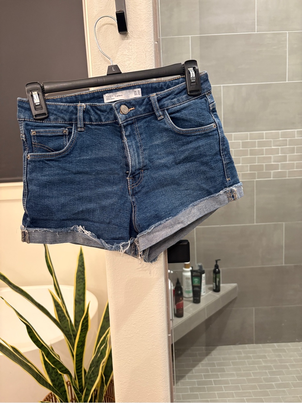 Zara Trafaluc Women's Blue Rolled-Hem Denim Shorts
